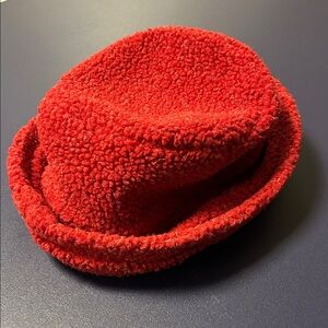 Cozy women’s fleece red hat